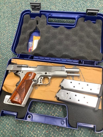 Smith Wesson 1911E - Image 7 of 11