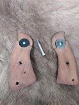 Ruger Original Speed Six walnut grips w/ruger medallion - 3 of 5