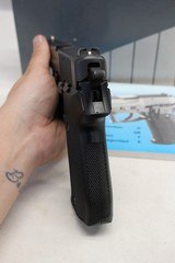 Rare SIG SAUER P220 9mm Pistol BOX & MANUAL (2) Factory 9rd Magazines - 10 of 14