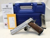 Smith & Wesson SW1911 PRO SERIES semi-automatic pistol BOX & MANUAL Excellent Condition - 1 of 15