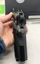 Scarce PARA ORDNANCE P13-45 Semi-automatic Pistol .45ACP Box and Manual CANADA - 11 of 13