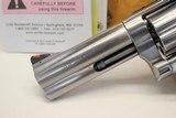 Smith & Wesson MODEL 686-6 Revovler 4