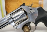 Smith & Wesson MODEL 686-6 Revovler 4