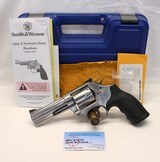 Smith & Wesson MODEL 686-6 Revovler 4