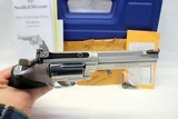 Smith & Wesson MODEL 686-6 Revovler 4