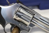 Smith & Wesson MODEL 686-6 Revovler 2