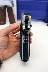 Smith & Wesson SW1911 PRO SERIES sem-auto pistol FULL SIZE 9mm 1911 - 13 of 15