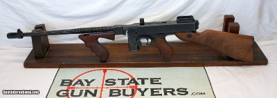 Auto-Ordnance THOMPSON 1927 A1 semi-automatic rifle .45ACP Case & Mag