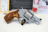 Smith & Wesson 686-6 PERFORMANCE CENTER 7-Shot Revolver .357 Magnum BOX & MANUAL - 5 of 10