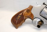 Smith & Wesson MODEL 627-5 PERFORMANCE CENTER Revolver .357 Mag CASE & GRIPS - Image 8 of 14