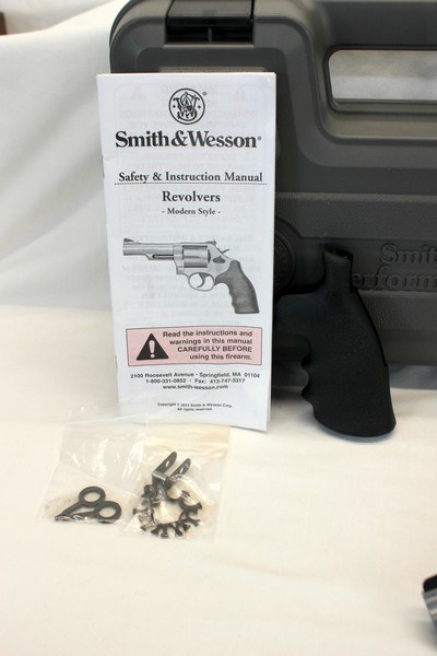 Smith & Wesson MODEL 627-5 PERFORMANCE CENTER Revolver .357 Mag CASE & GRIPS - Image 2 of 14