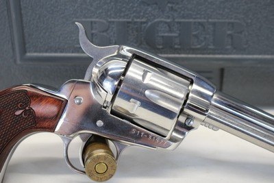 2012 Ruger NEW VAQUERO Single Action Revolver. 45 Col HIGH GLOSS STAINLESS Unfired - Image 8 of 14