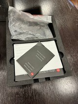 Leica Ultravid 10 x 40 BR, NEW - 8 of 9