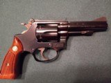 S&W.  Model 51. Revolver . Cal 22/ 32Mag. 3.1/2" barrel - 2 of 15