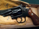 Smith&Wesson. Model. 19-4. Combat Magnum Revolver. - 2 of 15