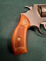 Smith & Wesson. Model 60 Revolver - 4 of 13