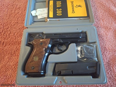 Browning. Model BDA- Double/Single action semi auto pistol
