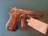 Browning.  Model BDA. Semi auto pistol with Nickel Finish - 15 of 15