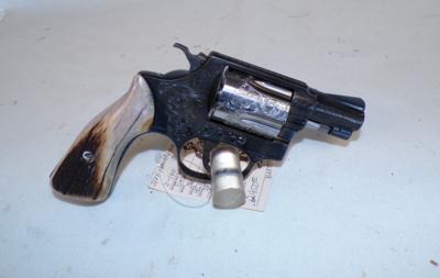 Smithand Wesson model 36 Engraved .38 special - Image 2 of 6