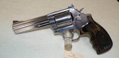 Smith and Wesson Model 386-6 .357 Magnum - Image 1 of 4