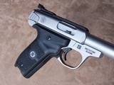 Smith & Wesson S&W Victory Model .22 Caliber with Extra Rail Mount and 9 Magazines NIB - 9 of 20