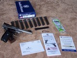 Smith & Wesson S&W Victory Model .22 Caliber with Extra Rail Mount and 9 Magazines NIB - 4 of 20