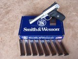 Smith & Wesson S&W Victory Model .22 Caliber with Extra Rail Mount and 9 Magazines NIB - 2 of 20