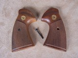Original Colt Python Grips with gold medallions. - 4 of 5