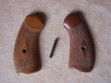 Colt 1905 Marine Original vintage grips. Excellent plus condition. - 1 of 2