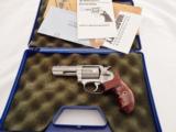 Smith Wesson 60 ET Comp PC 300 Made NIB
" PRE LOCK PERFORMANCE CENTER "
100% *** NEW IN BOX ***
- 1 of 7