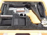 Smith Wesson 460 ES Bear Kit In The Case - 2 of 12