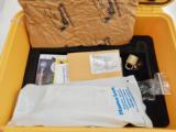 Smith Wesson 460 ES Bear Kit In The Case - 4 of 12