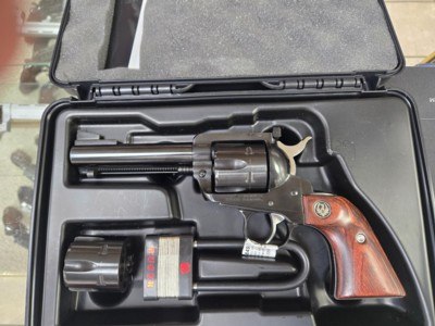 RUGER NEW BLACKHAWK 357/9mm Convertable - Image 2 of 2
