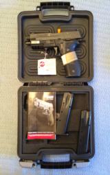 Official US Navy SEALS Sig Sauer MK25 9mm - 1 of 6