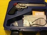 Smith &Wesson
MODEL
500
***
NEW
IN
BOX
*** - 6 of 6