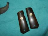OLT 1911 FACTORY ROSEWOOD GRIPS - 1 of 2