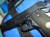 WILSON CQB COMBAT 1911 WITH ACCESSORIES - 5 of 8