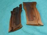 S&W 422/622 SPECIAL ORDER WALNUT TARGET GRIPS - 2 of 2