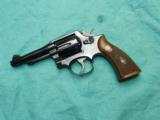 S&W MODEL 10-5 revolver 96% - 1 of 5