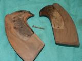VINTAGE H&R WALNUT TARGET GRIPS - 4 of 5