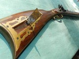 A Fine Kentucky-style long Barrel Flintlock Rifle - 2 of 11
