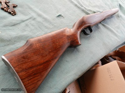H&R Reising model 60 walnut butt-stock