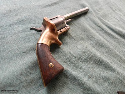 L.W Pond S.A. Revolver