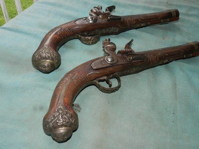 Pirate Captain Brace of Flintlok Pistols - Image 1 of 15
