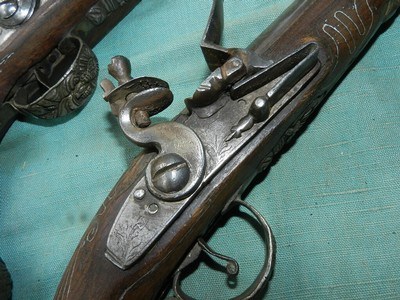 Pirate Captain Brace of Flintlok Pistols - Image 2 of 15