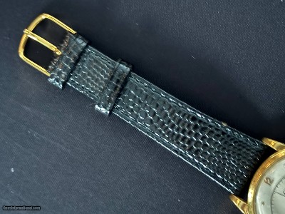 LOWER LOWER PRICE: Rare Vintage (1944) Omega 18k Solid Gold Bumper Automatic - Image 4 of 14