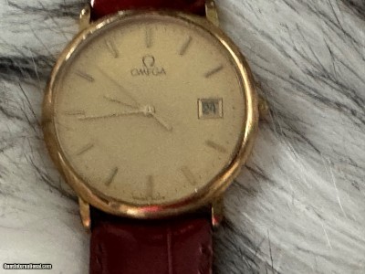 EVEN LOWER PRICE: Classic Omega Deville Quartz Ultra Slim Champagne Gold Plated. Dial w/Date