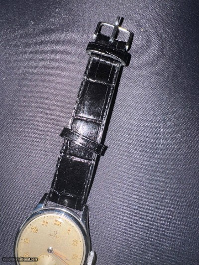 NEW LOWER PRICE. Outstanding 1947 Vintage Omega Stainless Steel 30T2PCManual Wind LOWER PRICE - Image 4 of 12