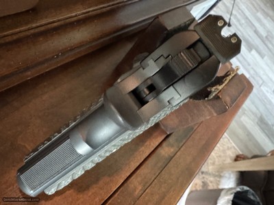 LOWER PRICE. Interesting Wilson Combat ACP Commander .45 ACP Compact - Image 9 of 16