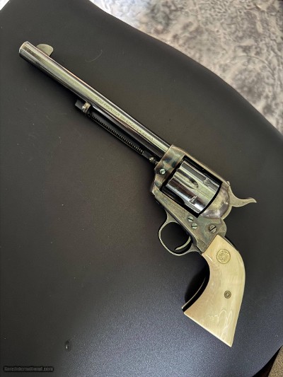 Outstanding Colt 1st Gen. SAA TRUE Frontier Sixshooter. (PEACEMAKER). 44-40. 7 1/2” bbl.